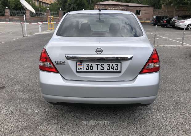 Nissan Tiida