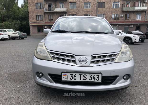 Nissan Tiida