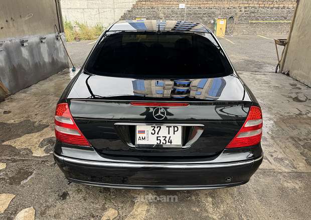 Mercedes-Benz E 320 2003 — photo 4