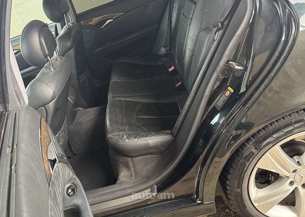 Mercedes-Benz E 320 2003 — photo 9