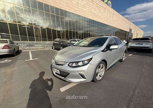 Chevrolet Volt 2019 — photo 3