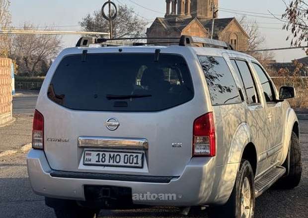 Nissan Pathfinder 2004 — լուսանկար 3