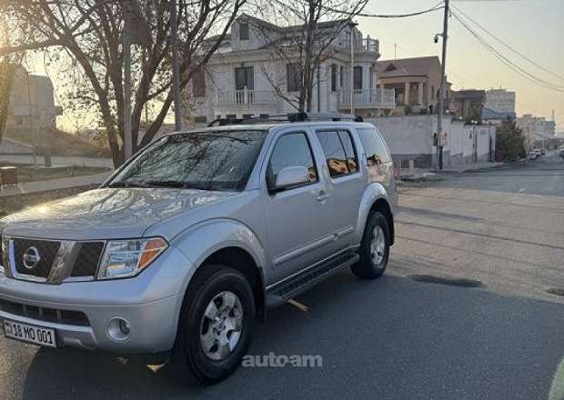 Nissan Pathfinder 2004 — լուսանկար 2