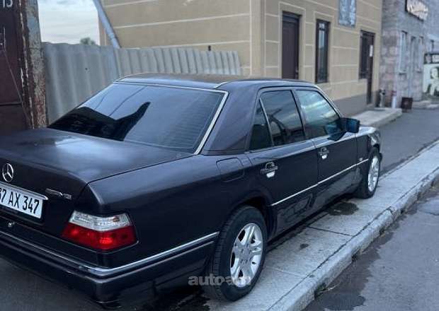 Mercedes-Benz 124 1994 — photo 2