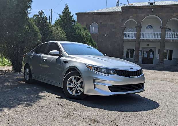 Kia Optima 2017 — լուսանկար 1