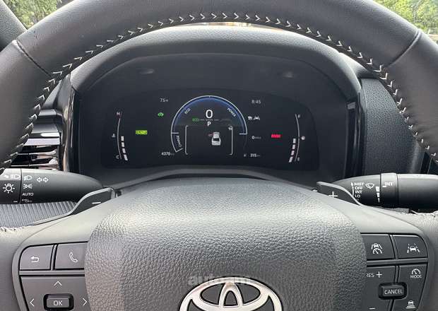 Toyota Camry 2025 — photo 8