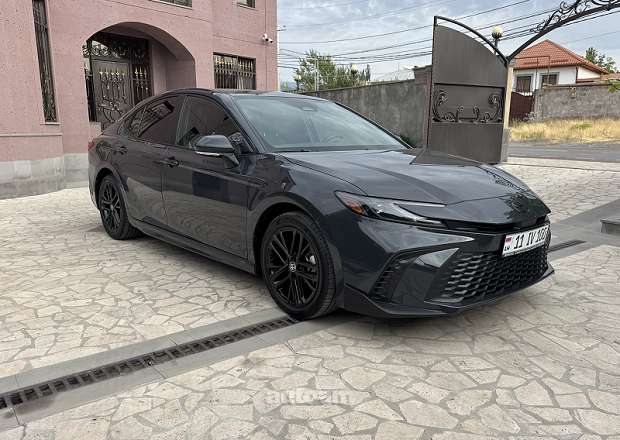 Toyota Camry 2025 — photo 4