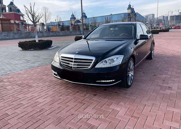 Mercedes-Benz S 500 2010 — photo 1