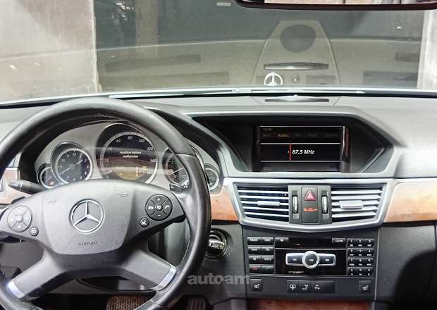 Mercedes-Benz E 350 2011 — photo 8