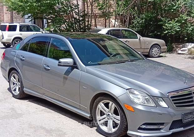Mercedes-Benz E 350 2011 — photo 1
