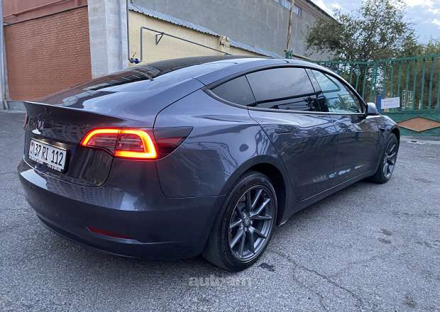 Tesla Model 3 2023 — լուսանկար 3