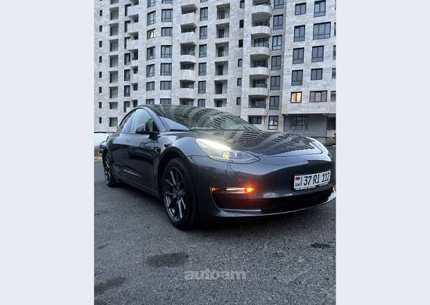 Tesla Model 3 2023 — լուսանկար 2