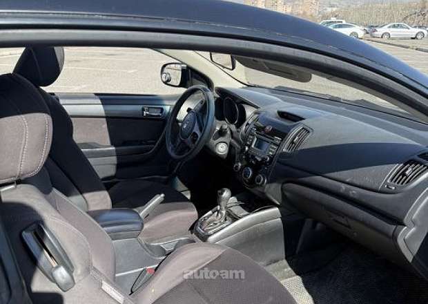 Kia Forte 2012 — լուսանկար 1