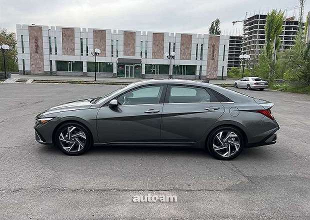 Hyundai Elantra 2025 — լուսանկար 2