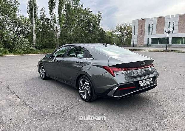 Hyundai Elantra 2025 — լուսանկար 3