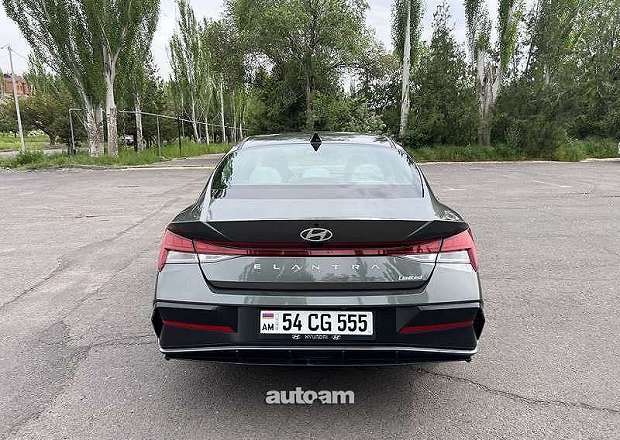 Hyundai Elantra 2025 — լուսանկար 4
