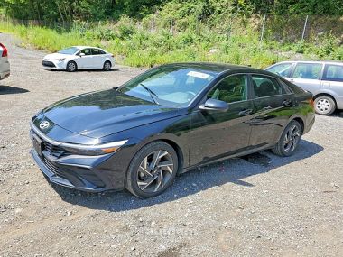 Hyundai Elantra  2024 