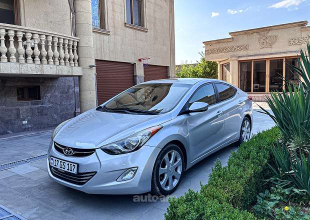 Hyundai Elantra 2011 — photo 3