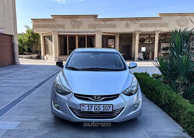 Hyundai Elantra 2011 — photo 2