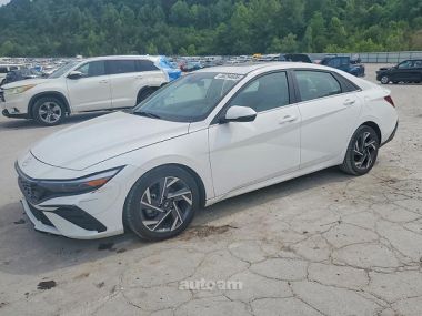 Hyundai Elantra  2024 