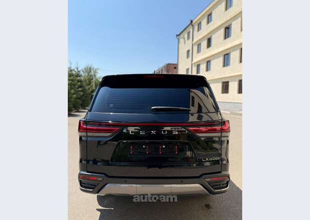 Lexus LX 600