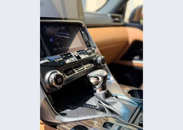 Lexus LX 600
