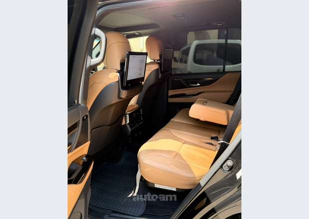 Lexus LX 600