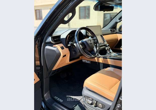 Lexus LX 600