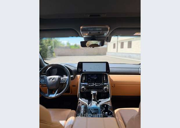 Lexus LX 600