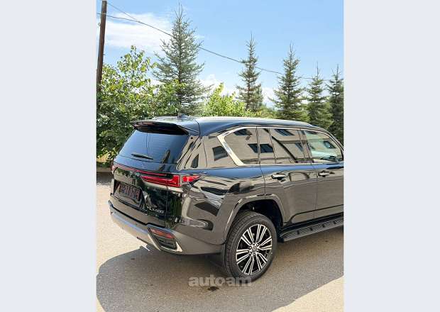 Lexus LX 600