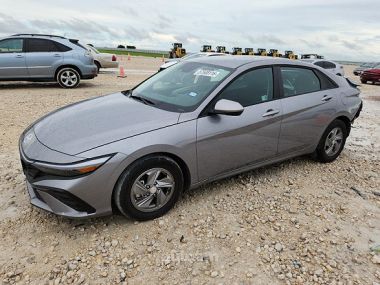 Hyundai Elantra  2025 