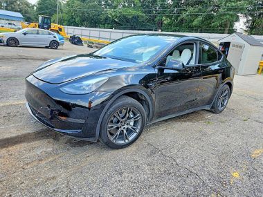 Tesla Model Y  2024 