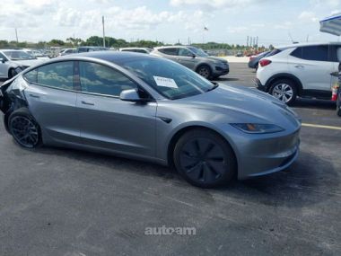 Tesla Model 3  2026 