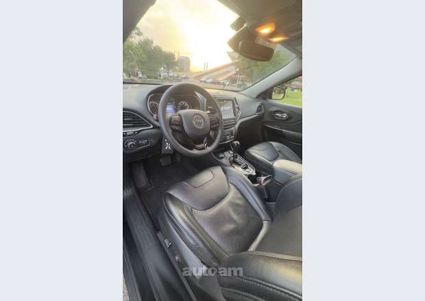 Jeep Cherokee 2023 — լուսանկար 10