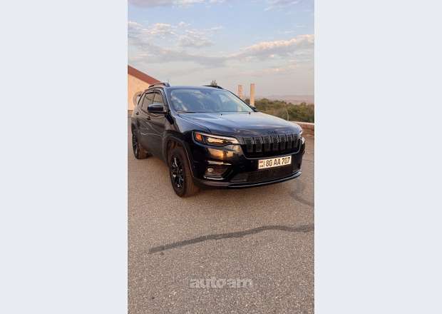 Jeep Cherokee 2023 — լուսանկար 2