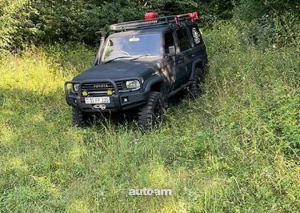 Toyota Land Cruiser 70 1994 — photo 8