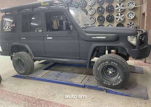 Toyota Land Cruiser 70 1994 — photo 5