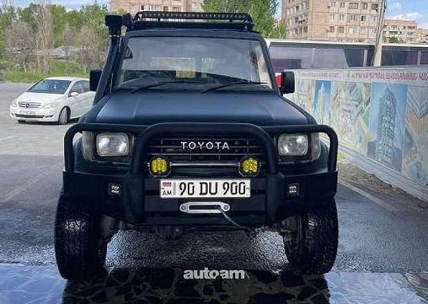 Toyota Land Cruiser 70 1994 — photo 2