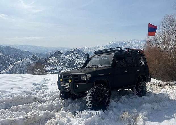Toyota Land Cruiser 70 1994 — photo 1