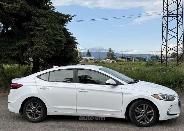 Hyundai Elantra 2018 — фото 4