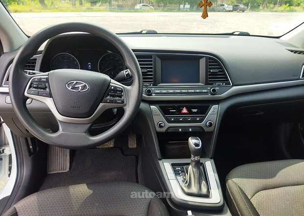 Hyundai Elantra 2018 — фото 10