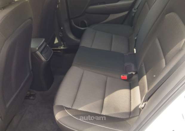 Hyundai Elantra 2018 — фото 11