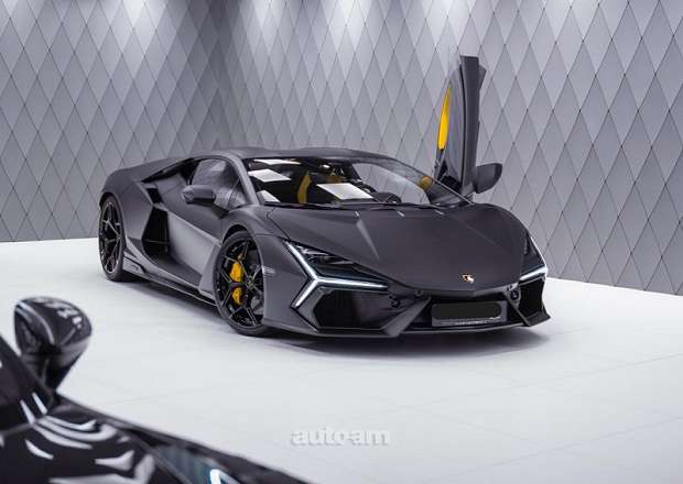 Lamborghini Revuelto