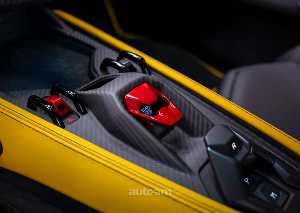 Lamborghini Revuelto