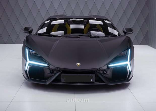Lamborghini Revuelto