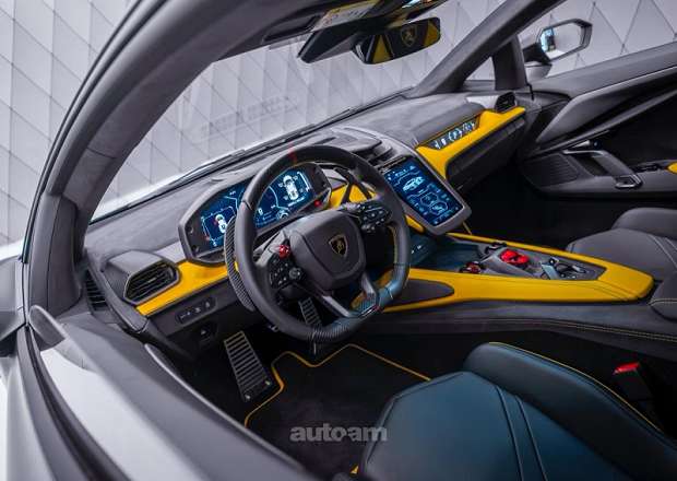 Lamborghini Revuelto