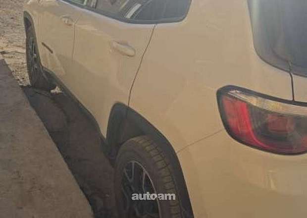 Jeep Compass 2019 — լուսանկար 2