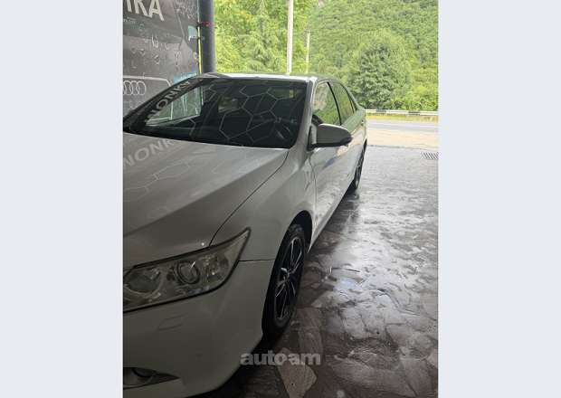 Toyota Camry 2012 — photo 3
