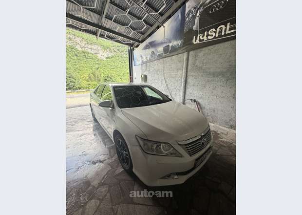 Toyota Camry 2012 — photo 4
