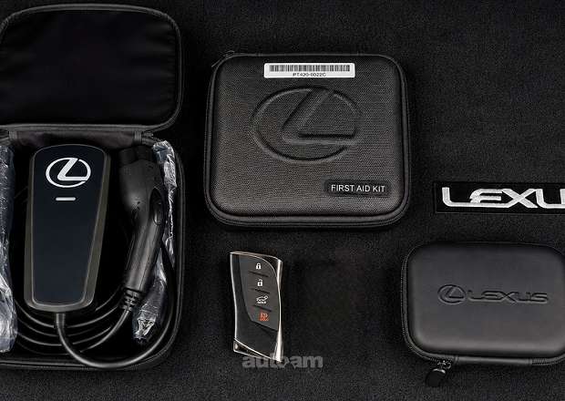 Lexus RZ 450e